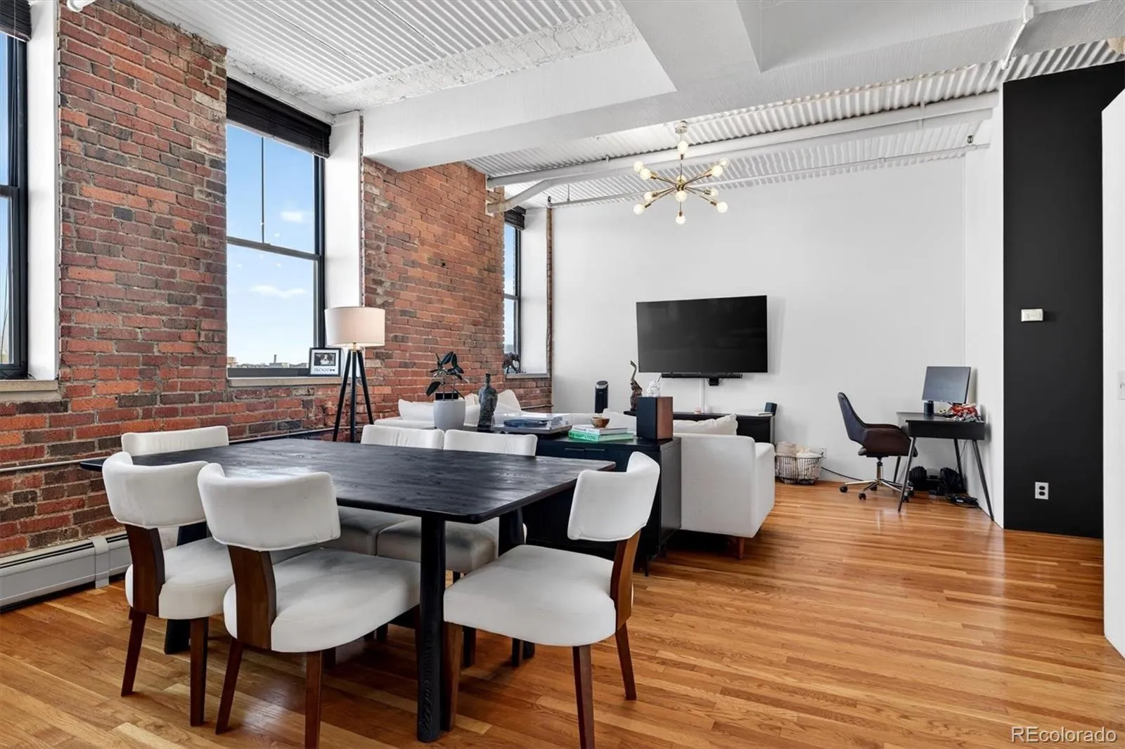 04062026214358 1600 7