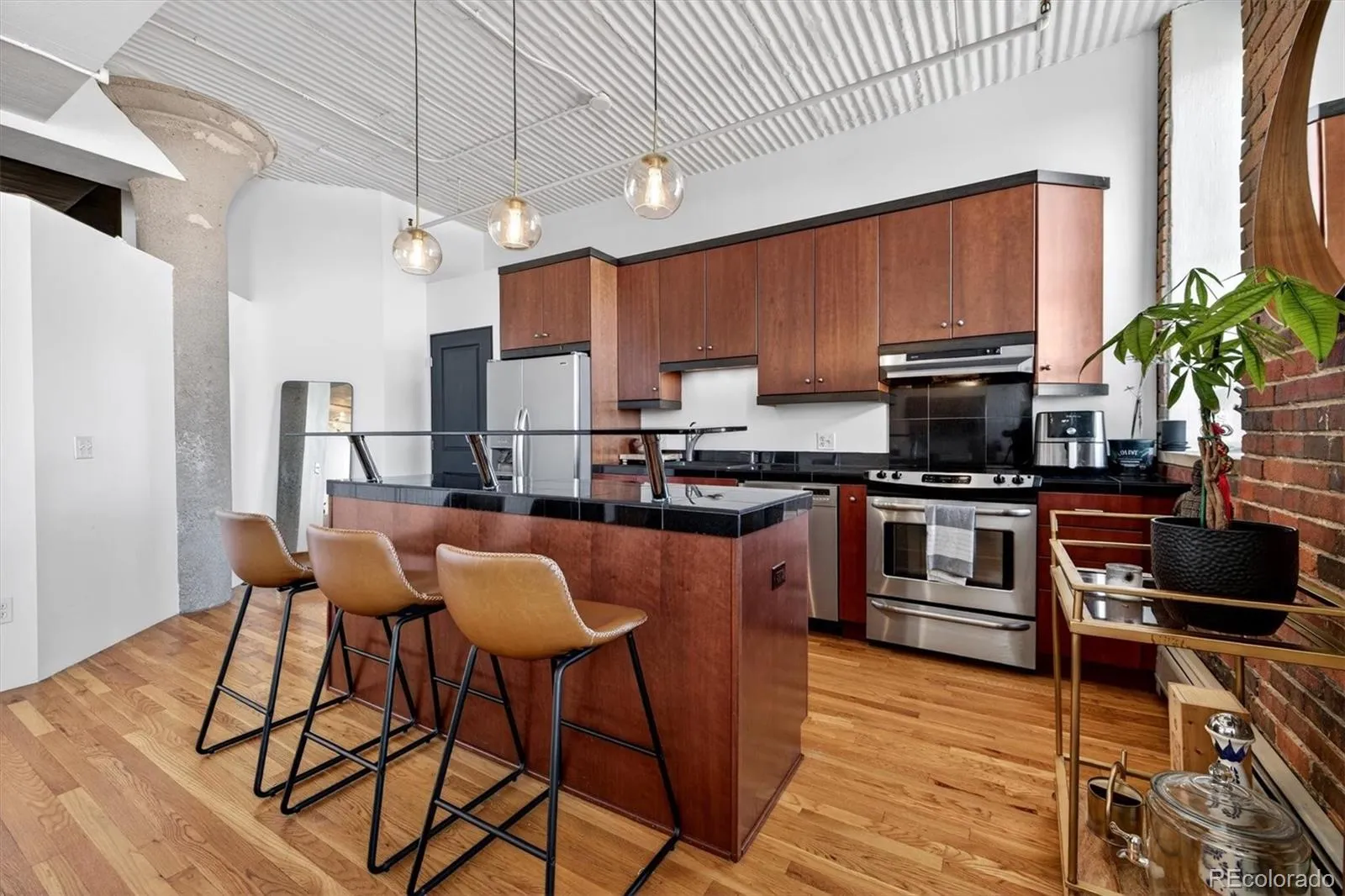 04062026214358 1600 9