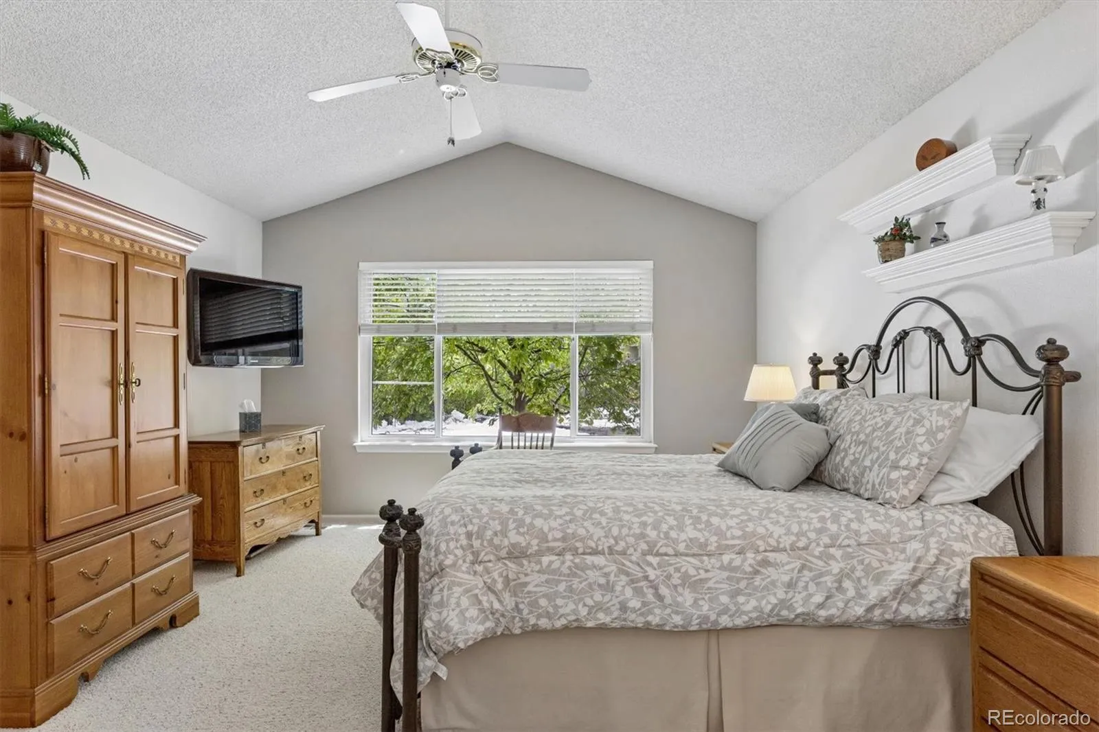 6240 S Vivian Street Littleton CO 80127 MLS #REC9328002 05092026023422 1600 20