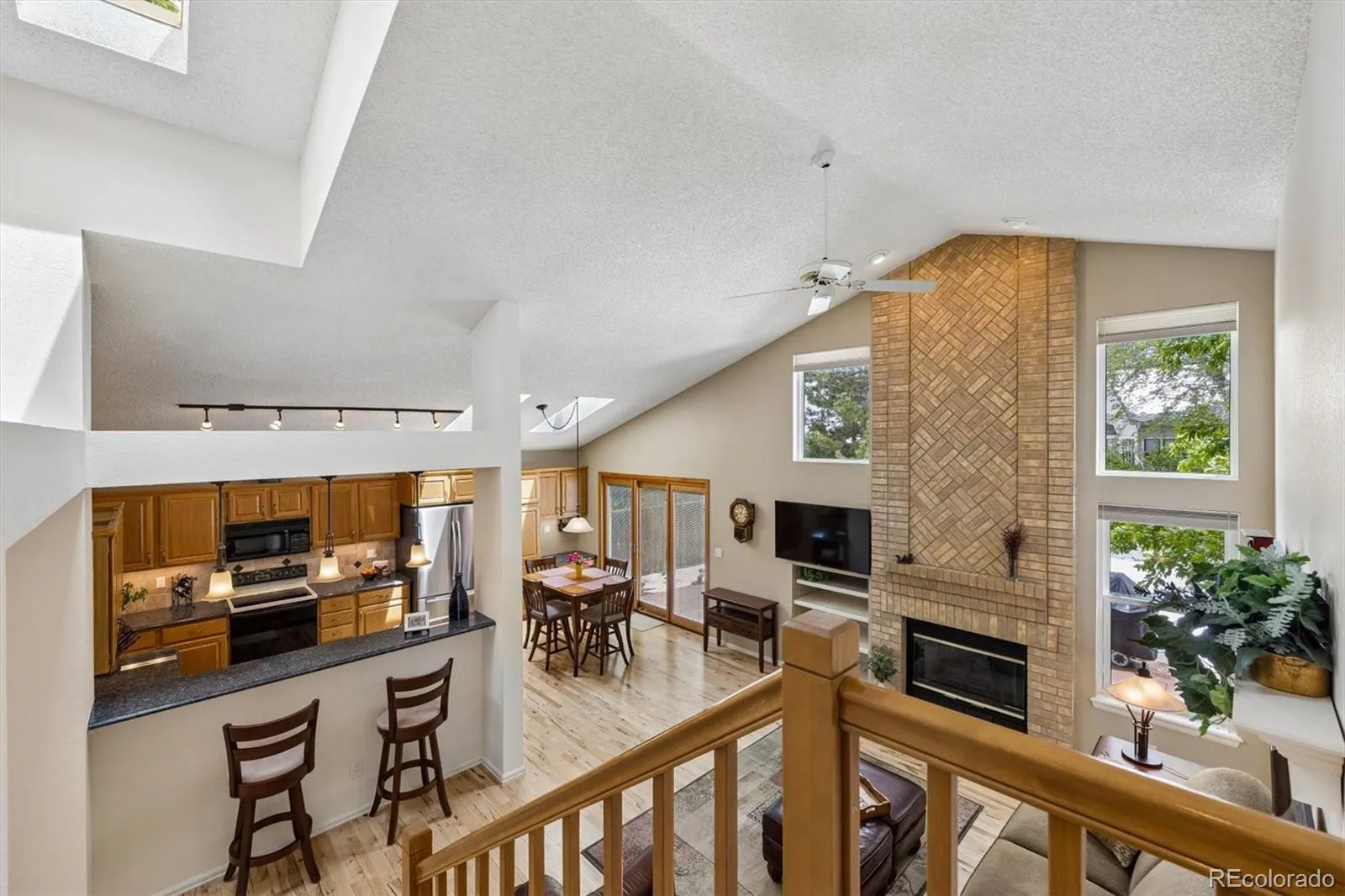 6240 S Vivian Street Littleton CO 80127 MLS #REC9328002 05092026023422 1600 25