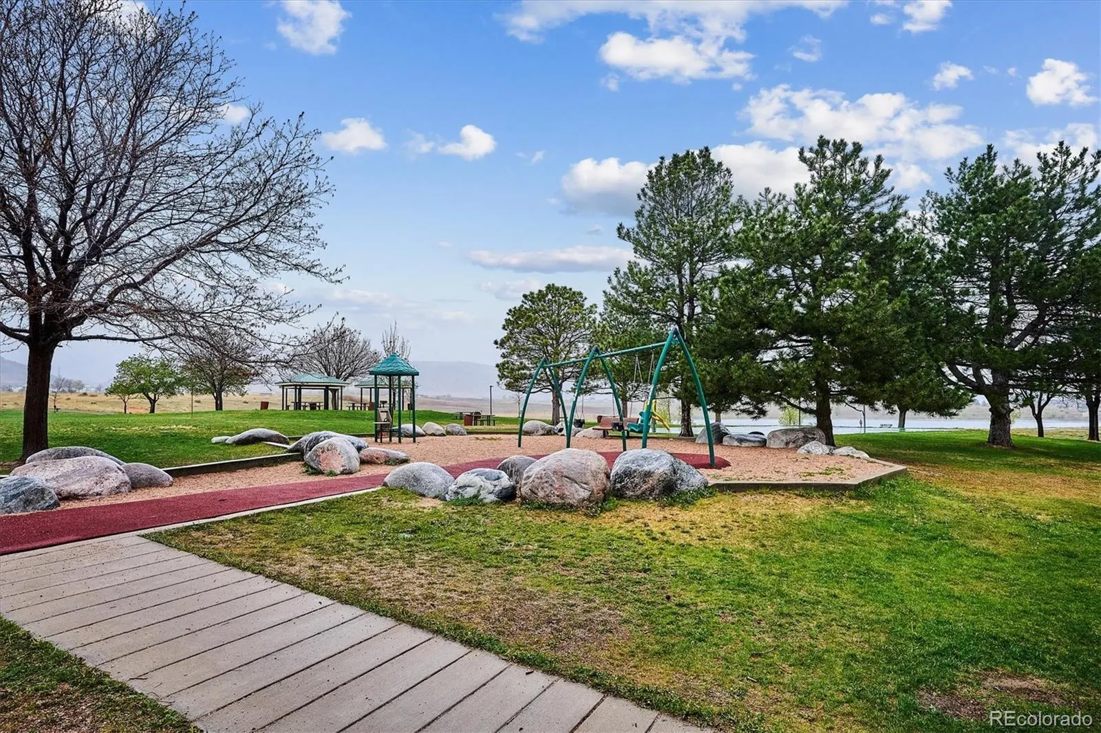 6240 S Vivian Street Littleton CO 80127 MLS #REC9328002 05092026023422 1600 46