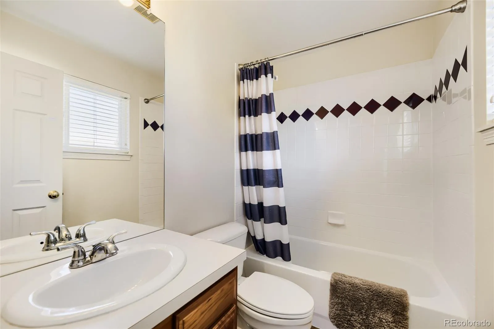6080 S Biscay Street Aurora CO 80016 MLS #REC9330783 04162026233553 1600 29