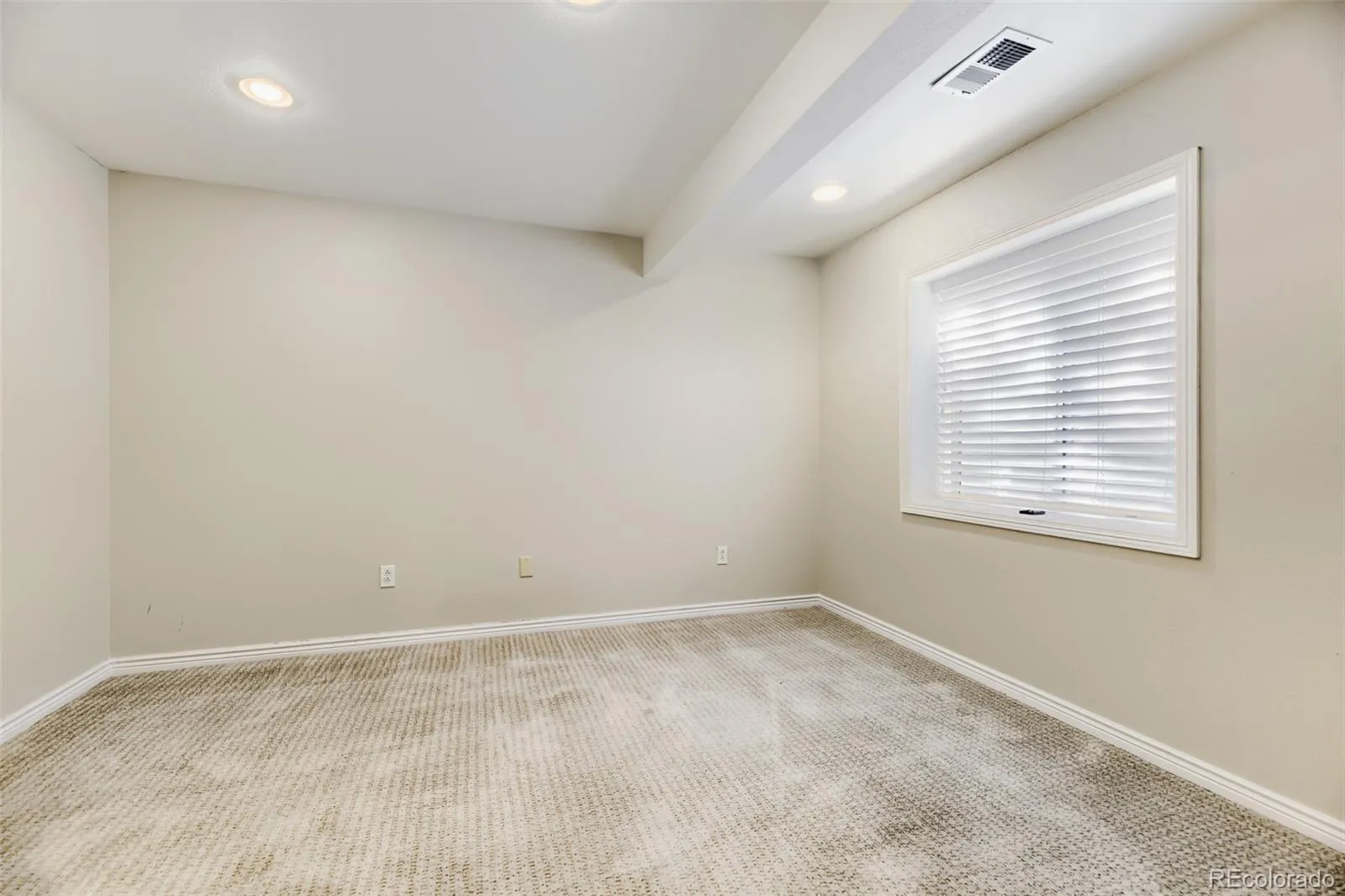 6080 S Biscay Street Aurora CO 80016 MLS #REC9330783 04162026233553 1600 33