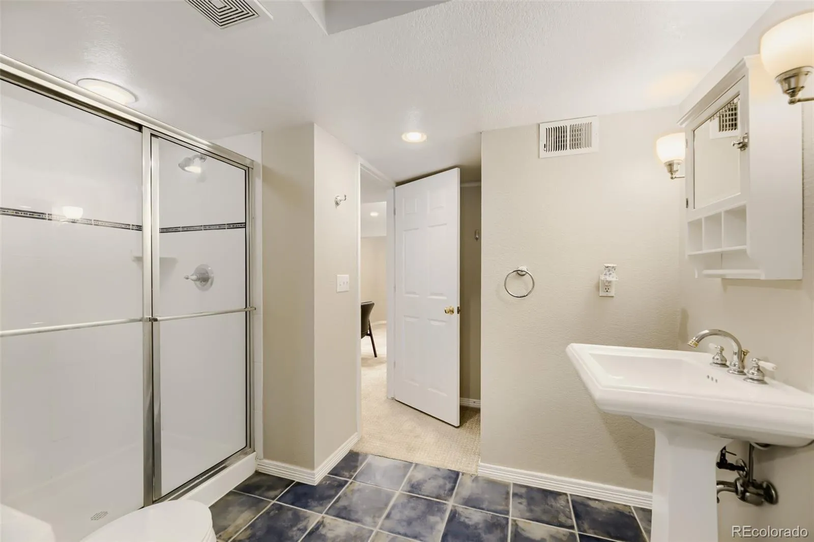 6080 S Biscay Street Aurora CO 80016 MLS #REC9330783 04162026233553 1600 34