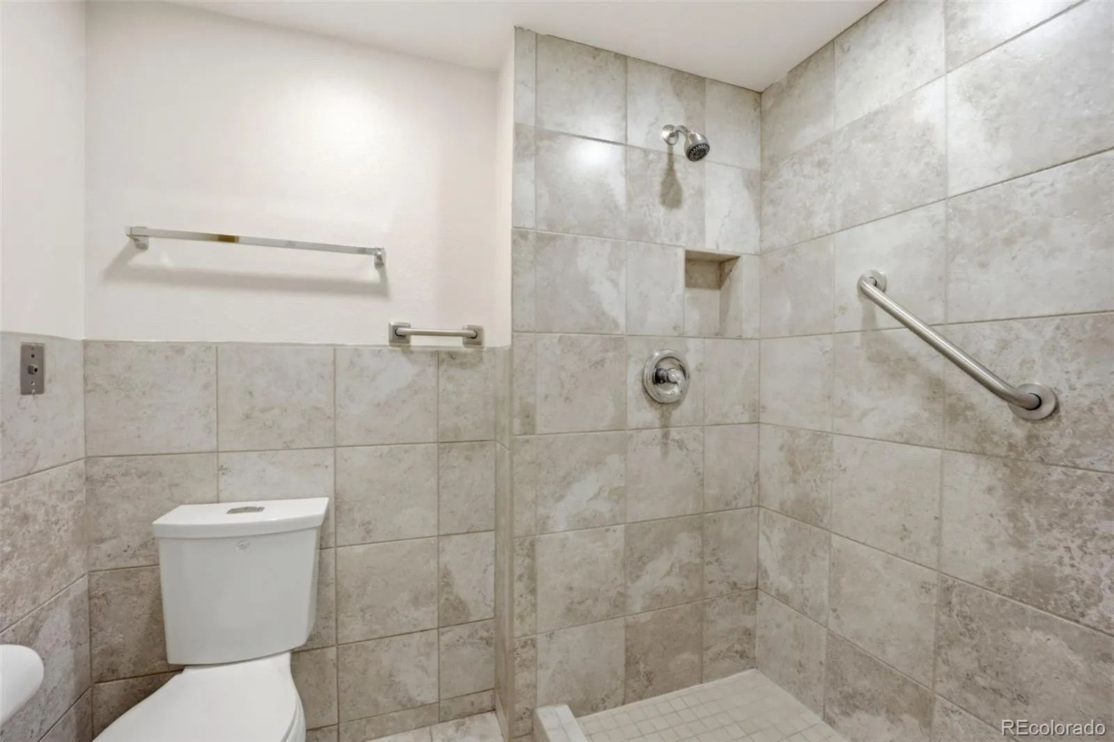 04032026221235 1600 21