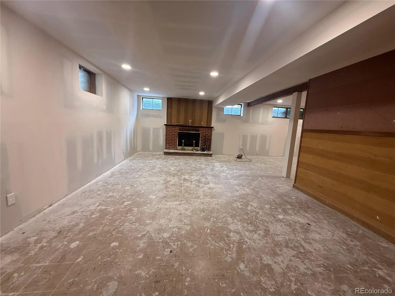 2324 S Forest Drive Denver CO 80222 | MLS #REC9332177 08222026212353 1600 19
