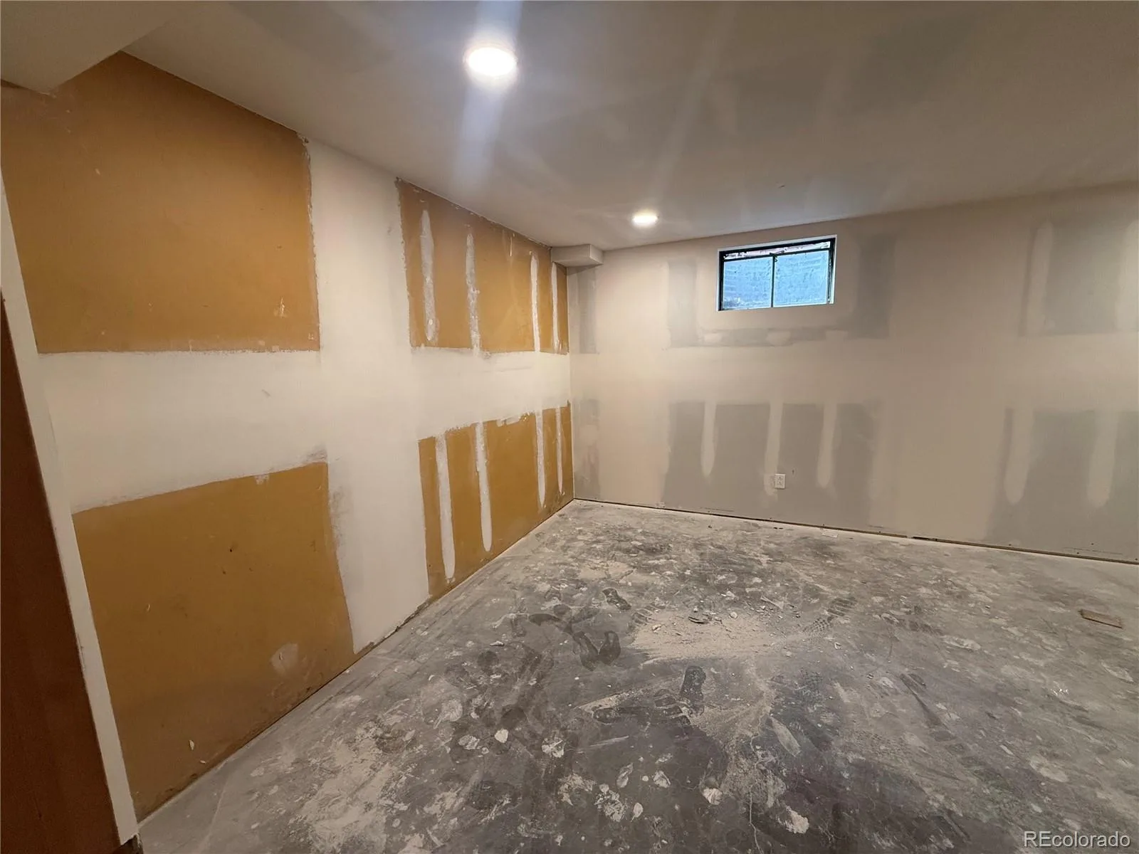 2324 S Forest Drive Denver CO 80222 | MLS #REC9332177 08222026212353 1600 26