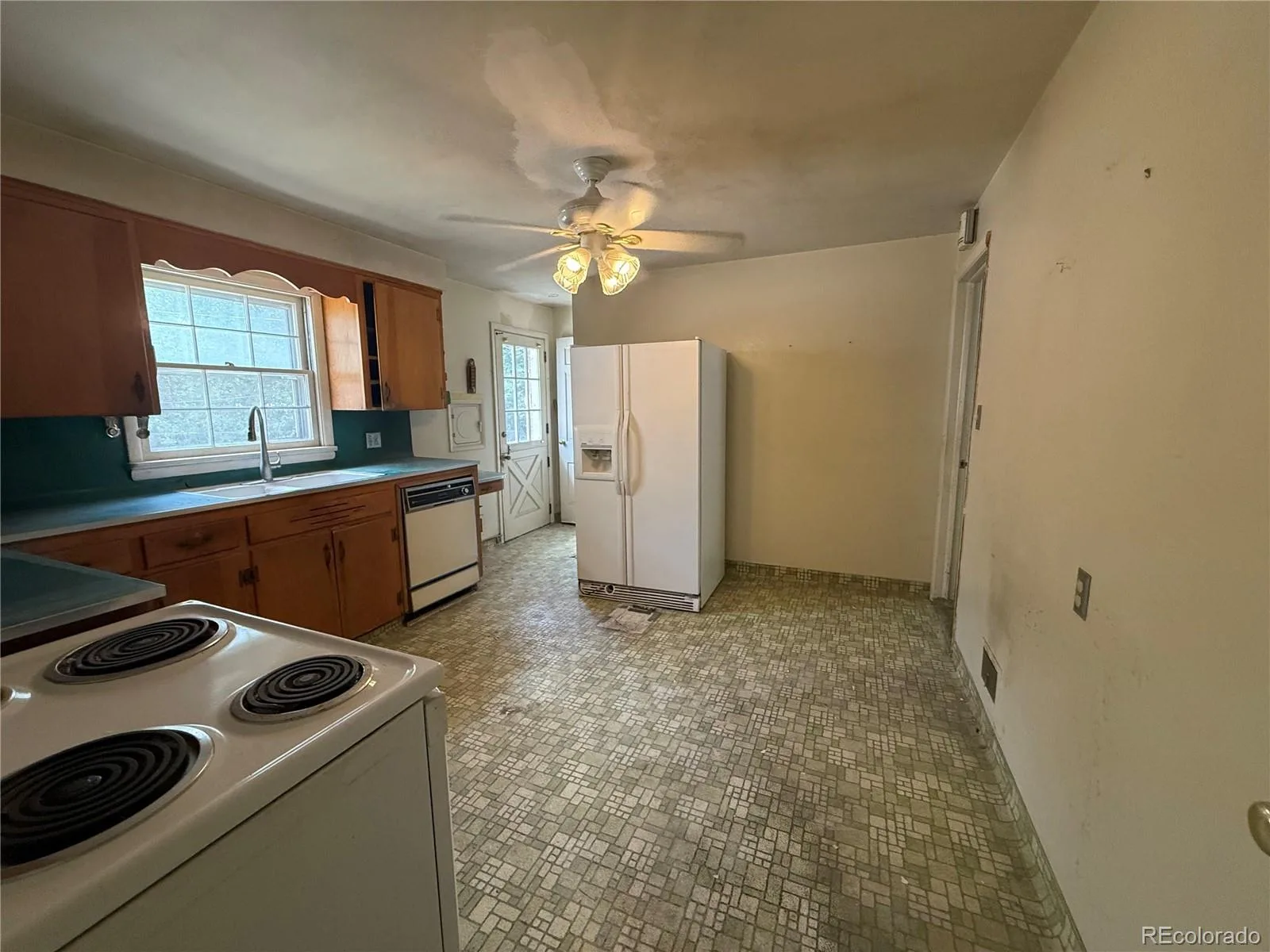 2324 S Forest Drive Denver CO 80222 | MLS #REC9332177 08222026212353 1600 8