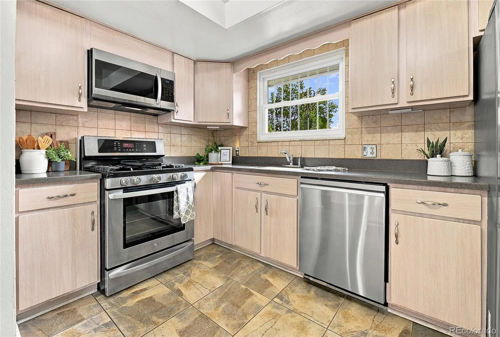 5292 Scranton Street Denver CO 80239 | MLS #REC9336695 09302026095342 1600 10