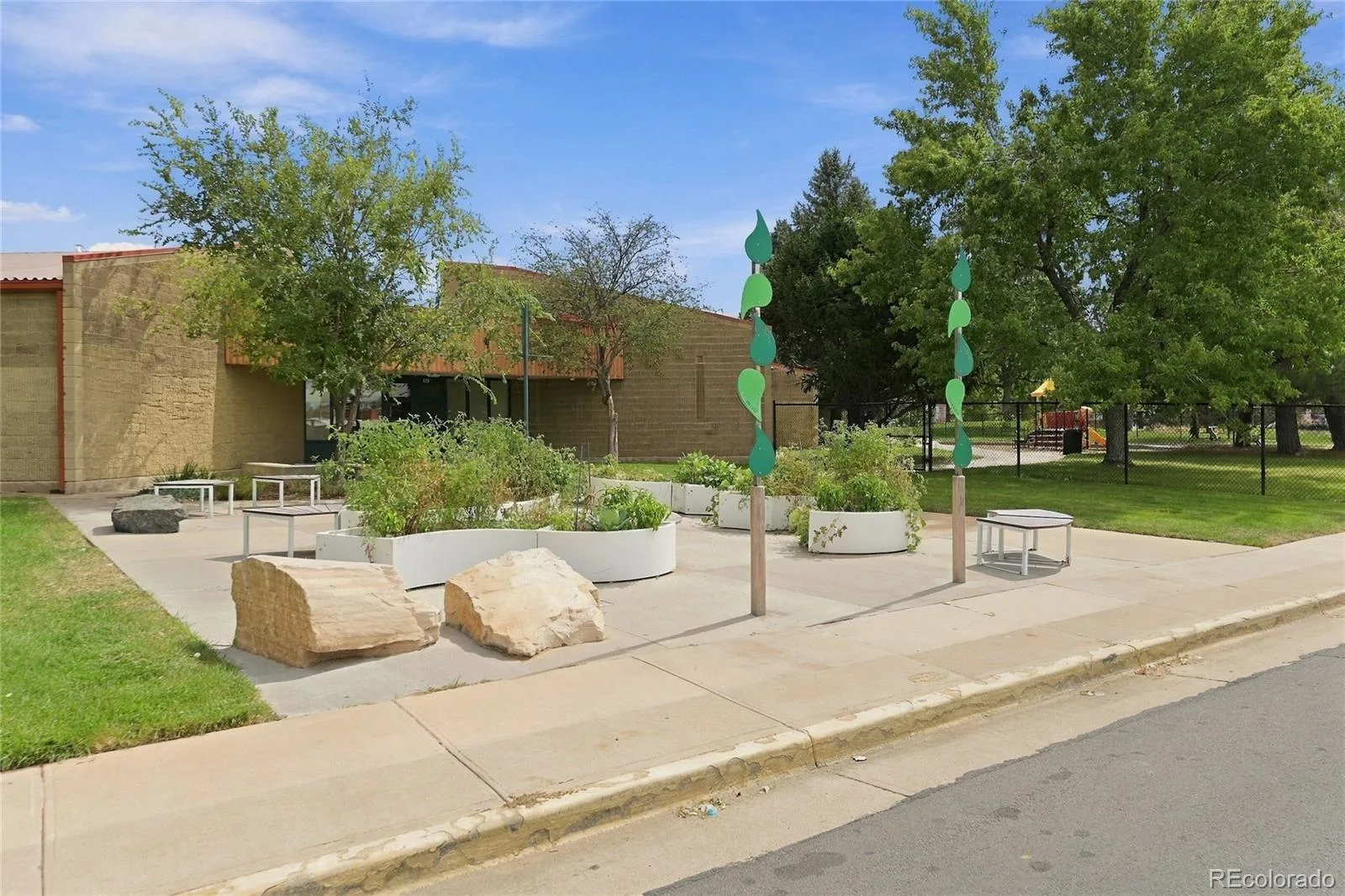 5292 Scranton Street Denver CO 80239 | MLS #REC9336695 09302026095342 1600 41