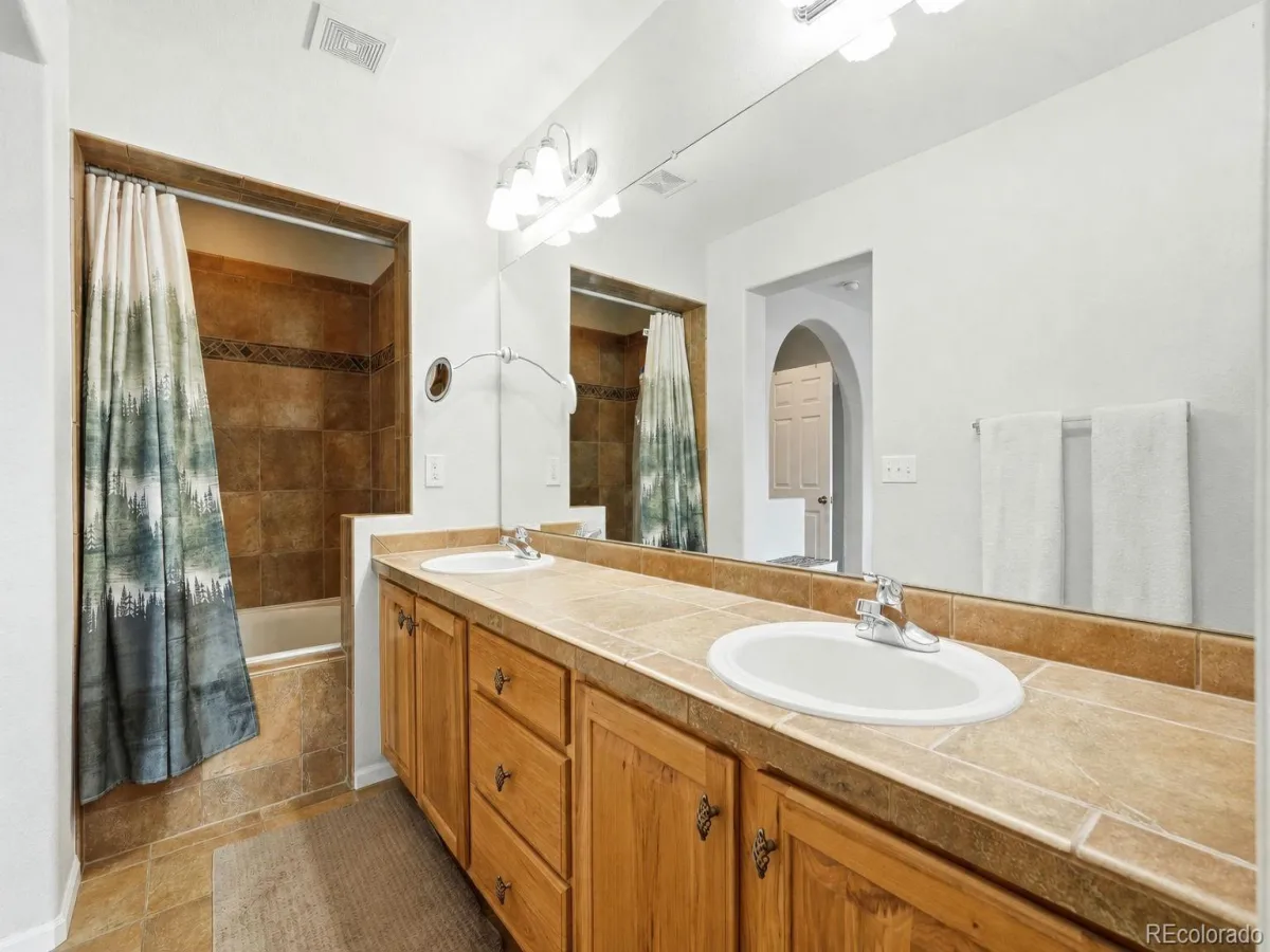 11052 Woodhurst Circle Highlands Ranch CO 80130 | MLS #REC9342419 08262026184206 1200 24