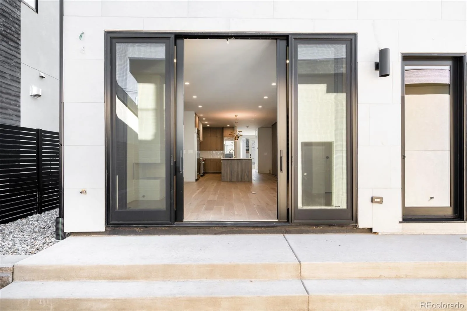 407 Madison Street Denver CO 80206 | MLS #REC9346912 09222026121140 1600 33
