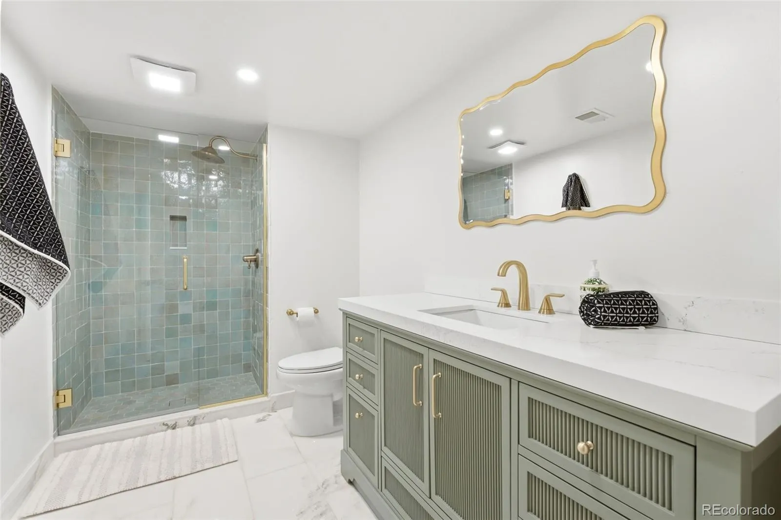 04112026162047 1600 35