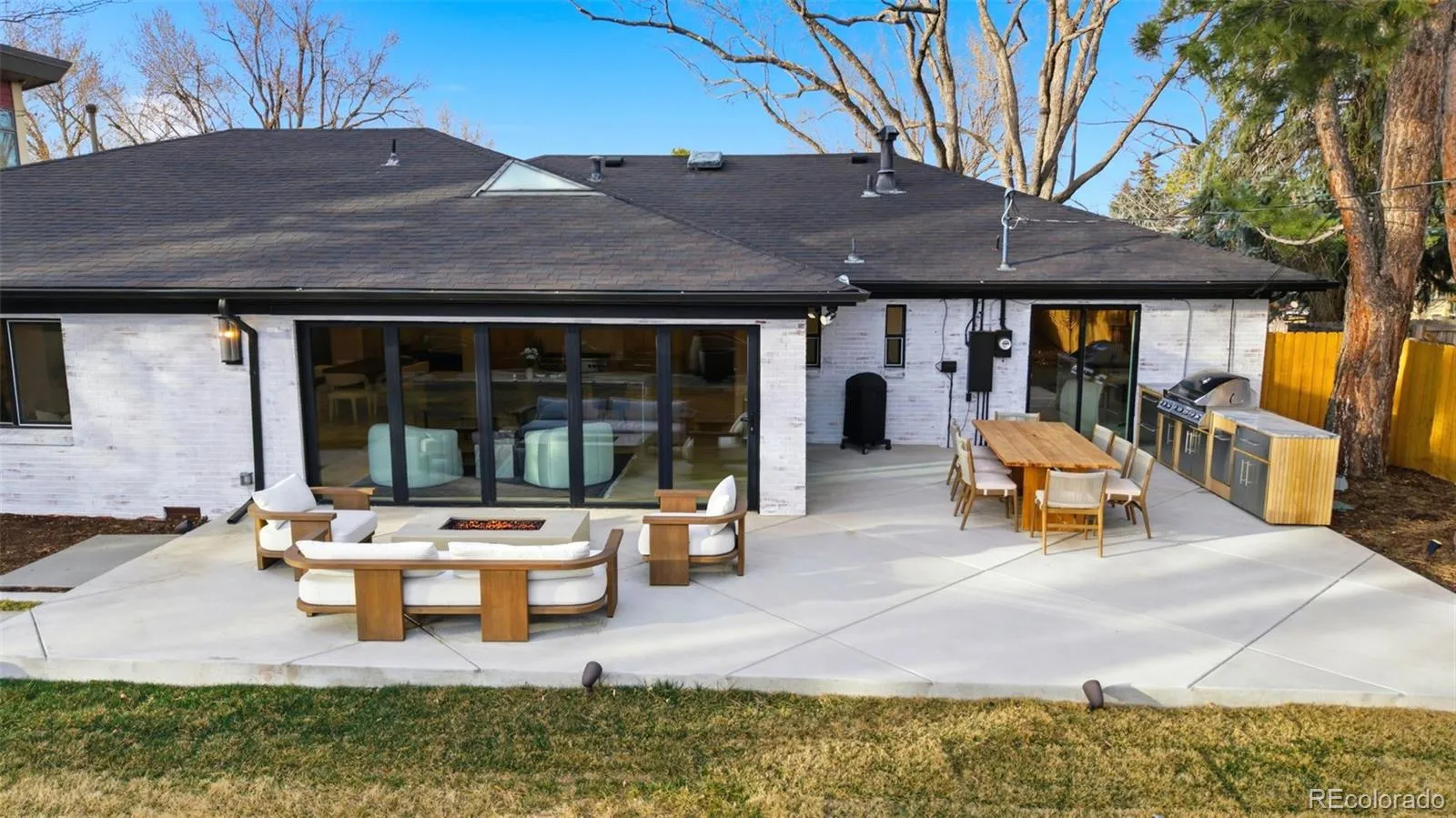 04112026162047 1600 48