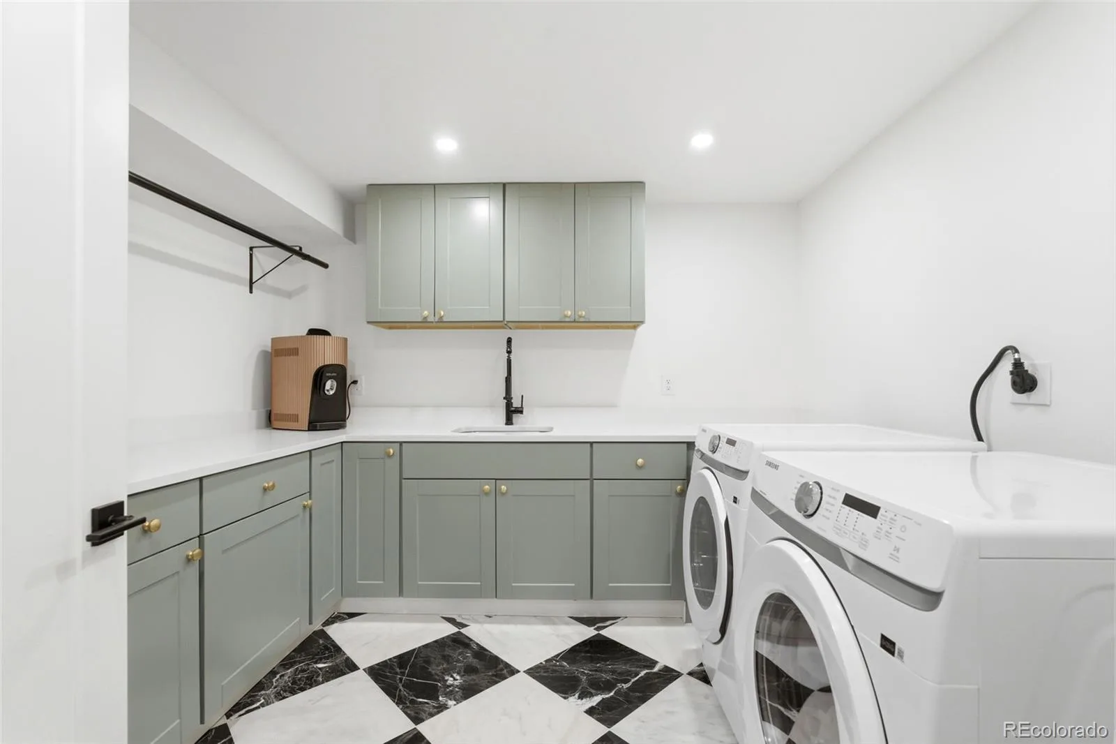 641 S Monroe Way Denver CO 80209 | MLS #REC9347436 08252026211557 1600 38