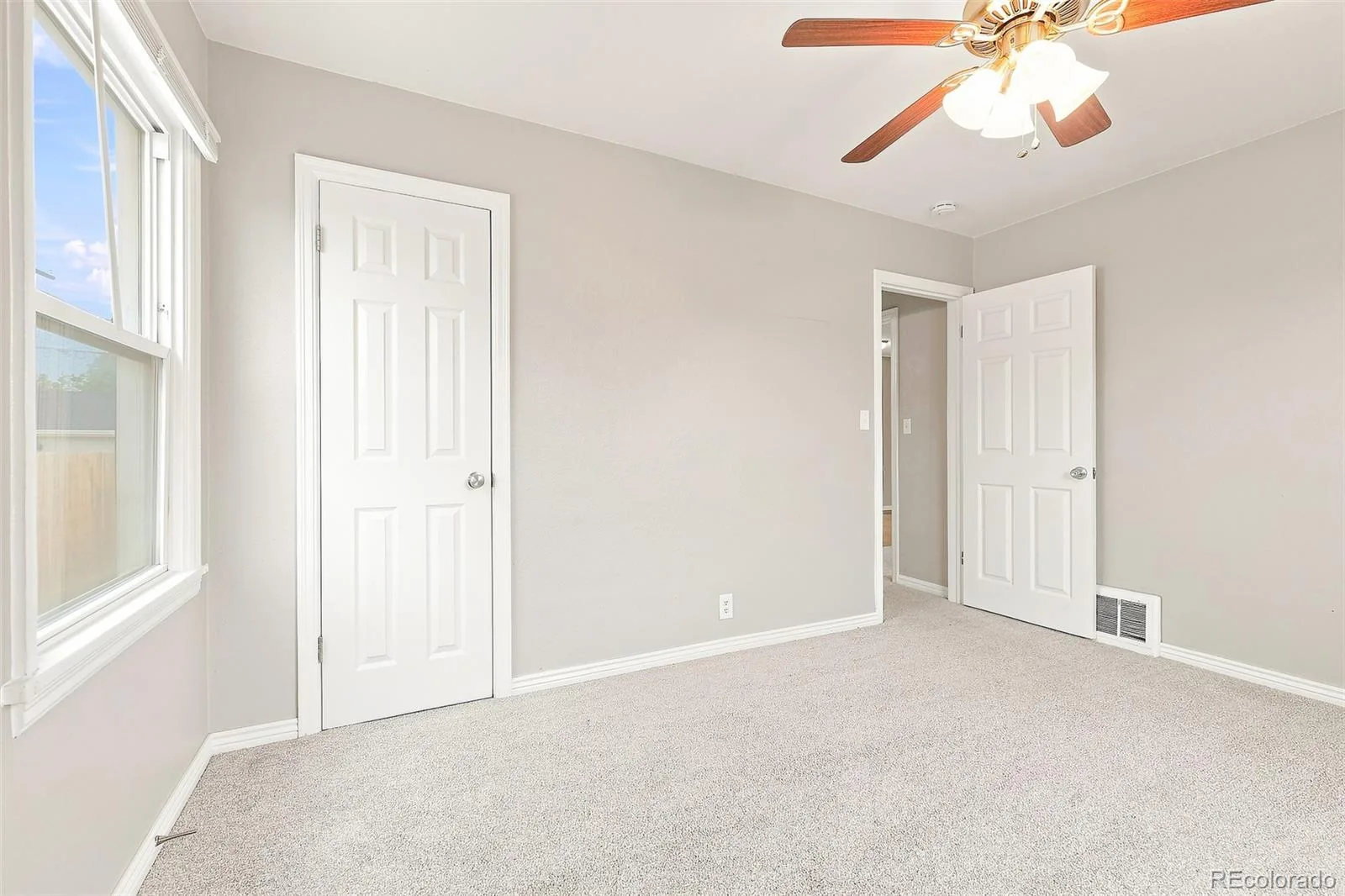 1945 Oakland Street Aurora CO 80010 | MLS #REC9348740 10082026230155 1600 10