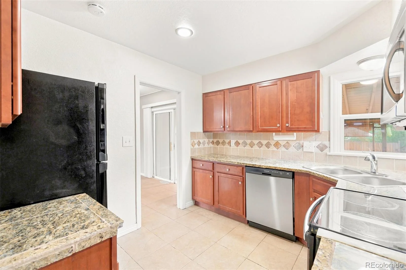 1945 Oakland Street Aurora CO 80010 | MLS #REC9348740 10082026230155 1600 3