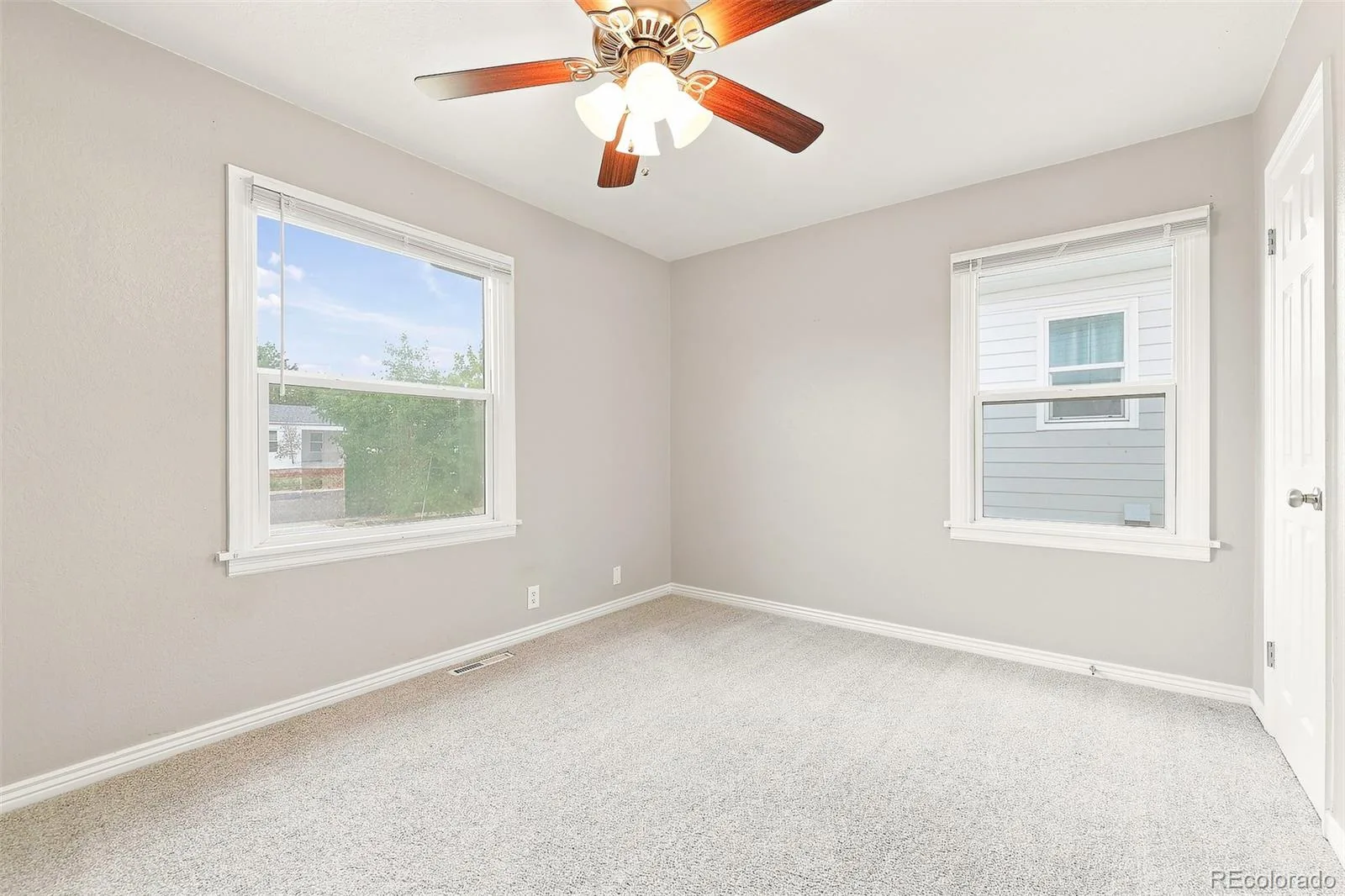 1945 Oakland Street Aurora CO 80010 | MLS #REC9348740 10082026230155 1600 9