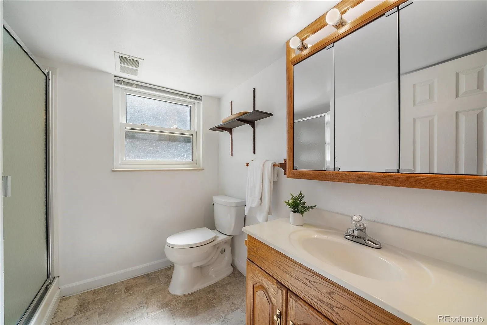 13582 W Dakota Avenue Lakewood CO 80228 | MLS #REC9354333 09272026043419 1600 25
