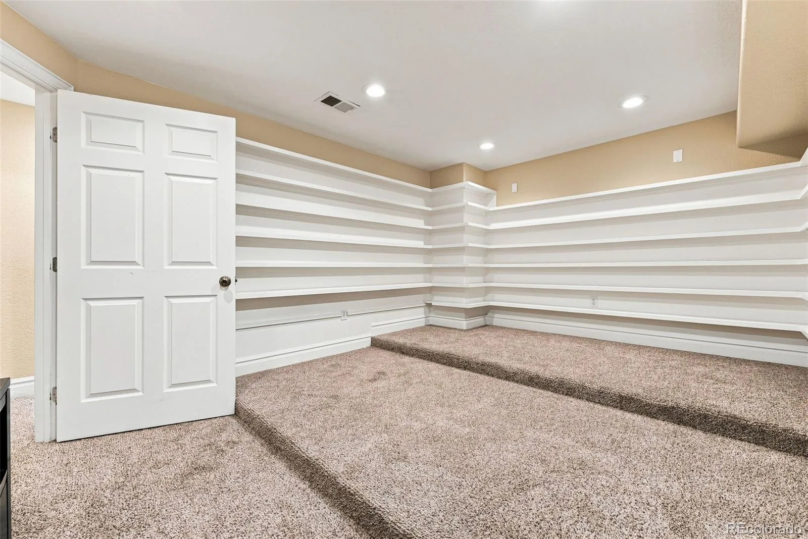 9381 W 67th Place Arvada CO 80004 | MLS #REC9355436 07242026160112 1600 33