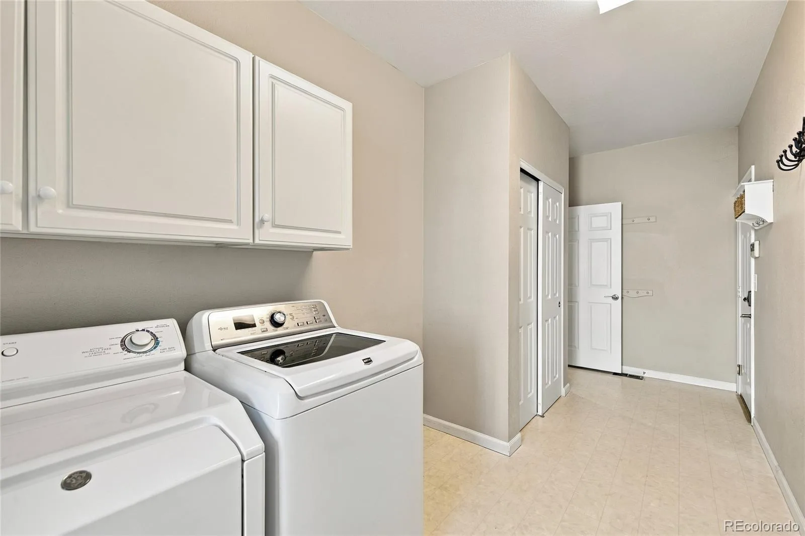2411 S Holman Circle Lakewood CO 80228 | MLS #REC9357810 10072026164931 1600 21
