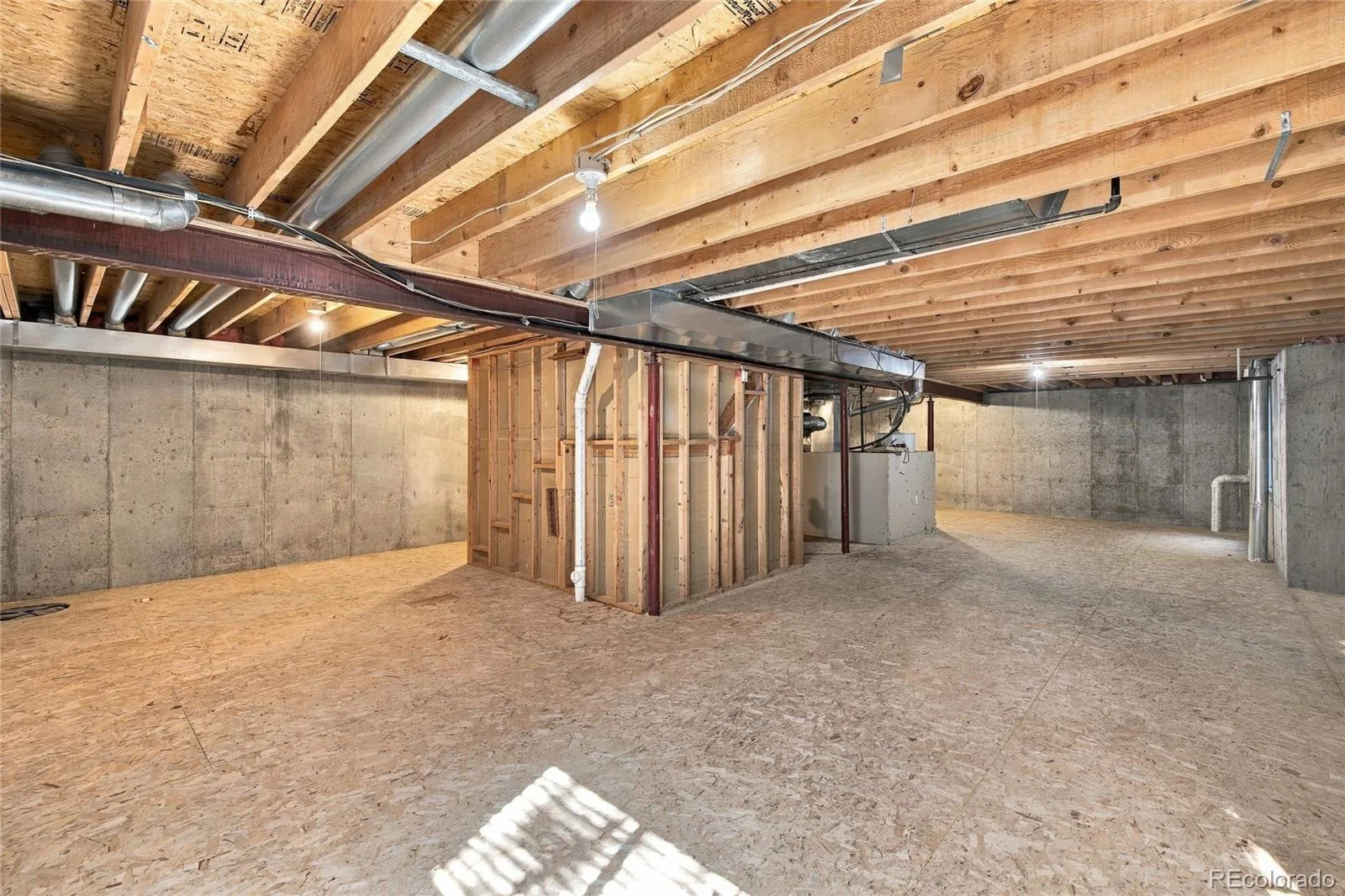2411 S Holman Circle Lakewood CO 80228 | MLS #REC9357810 10072026164931 1600 49