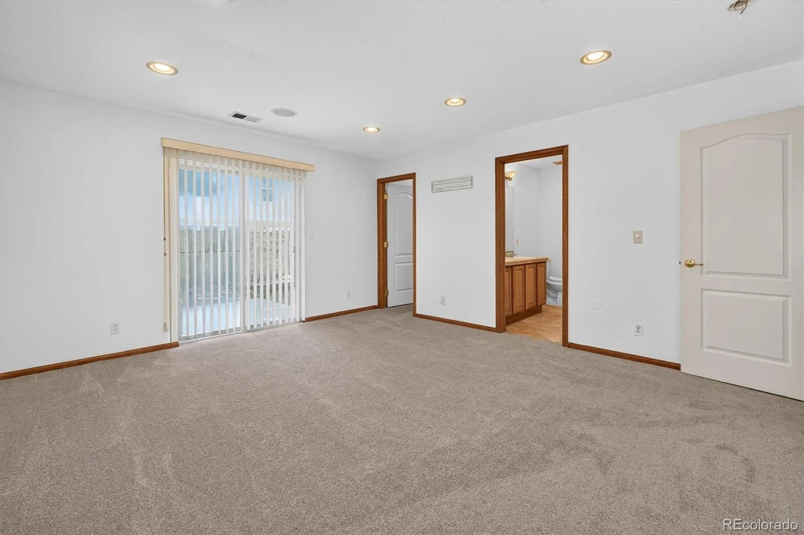 5531 Lewiston Court Denver CO 80239 | MLS #REC9358904 08092026040330 1600 18