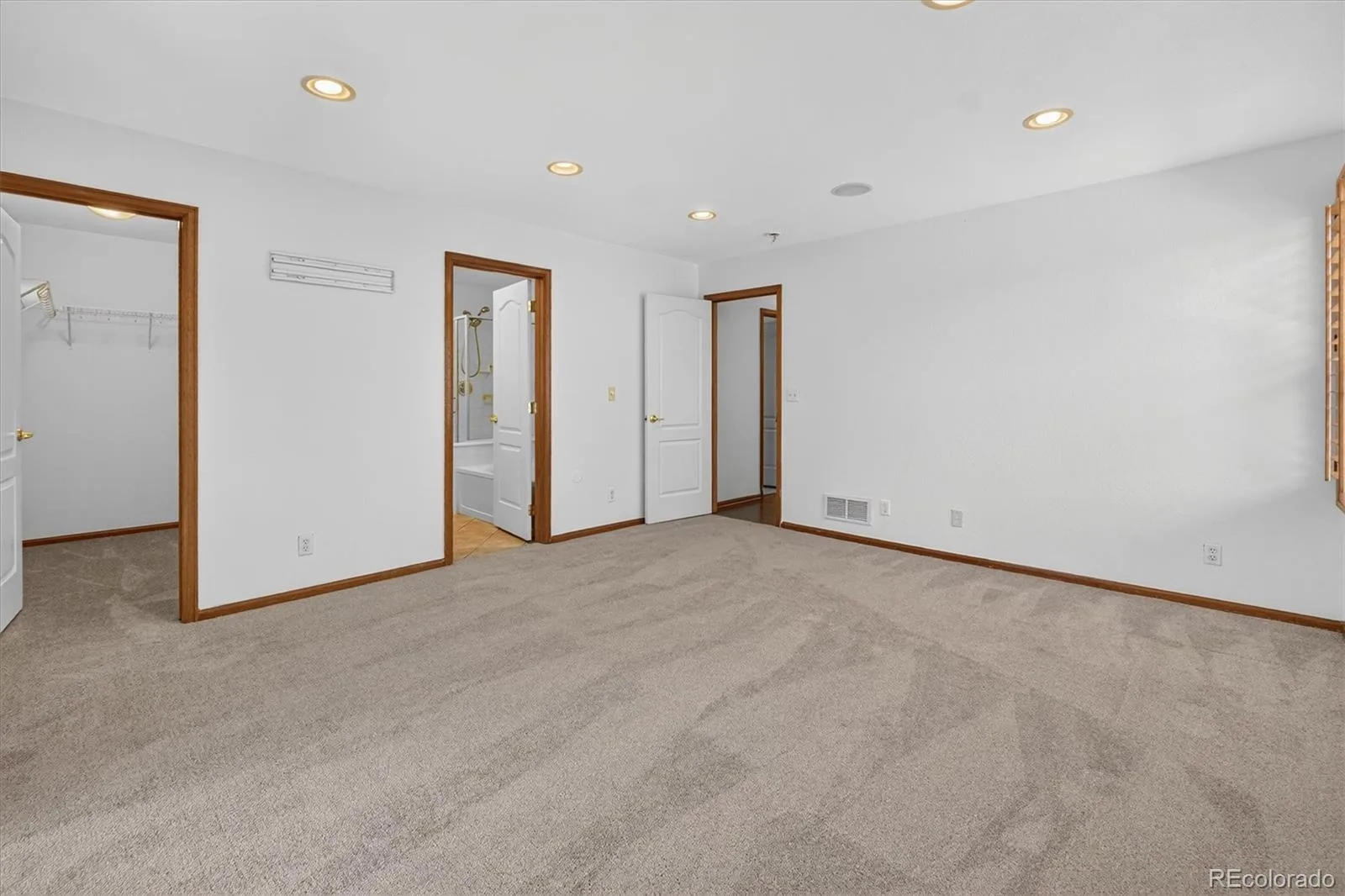 5531 Lewiston Court Denver CO 80239 | MLS #REC9358904 08092026040330 1600 19