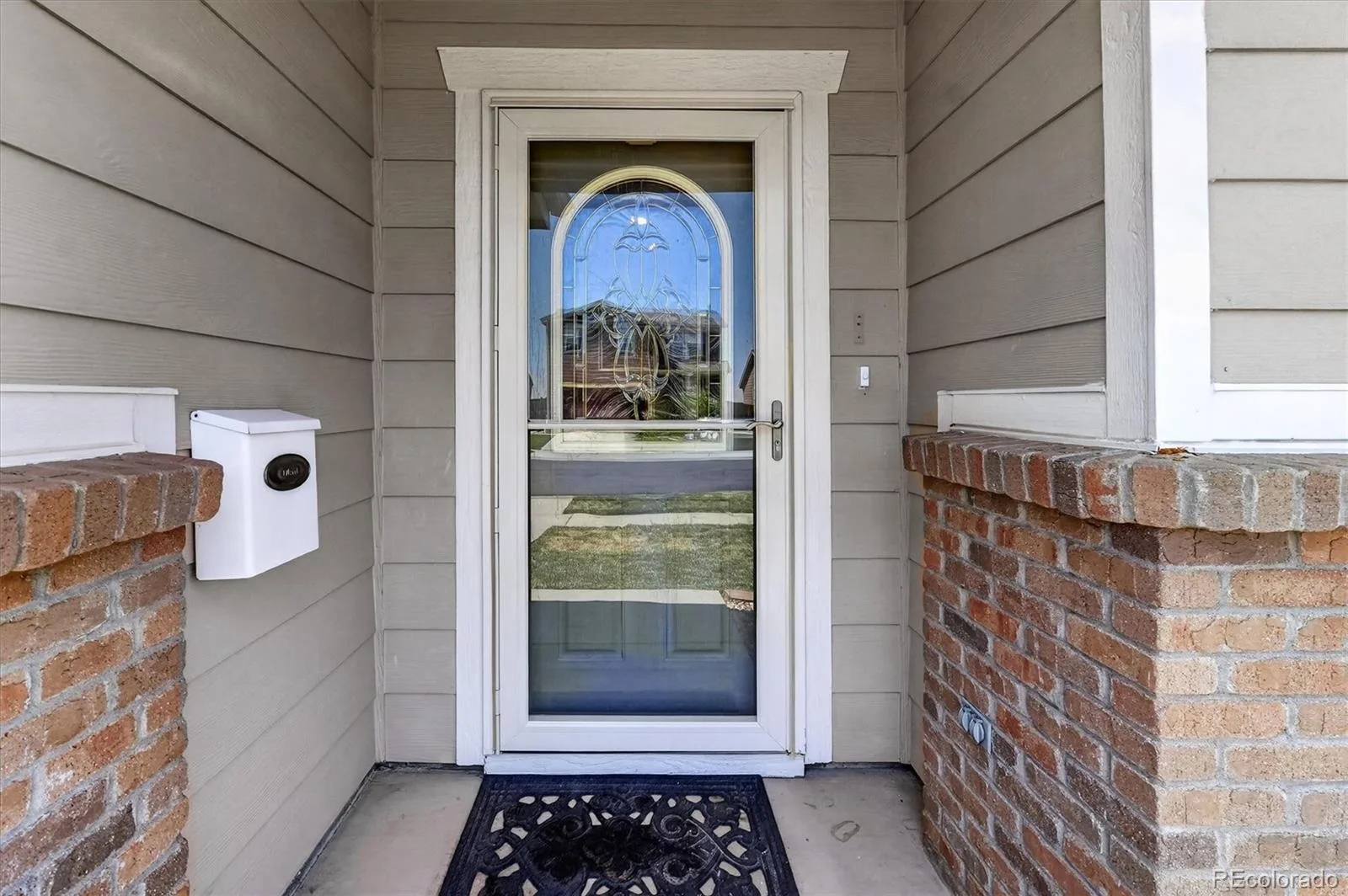 5531 Lewiston Court Denver CO 80239 | MLS #REC9358904 08092026040330 1600 2