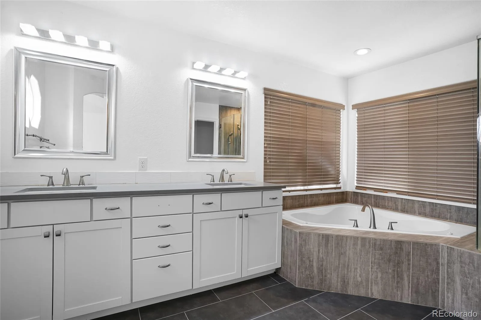 8691 E Hawaii Drive Denver CO 80231 MLS #REC9359025 06082026211901 1600 17