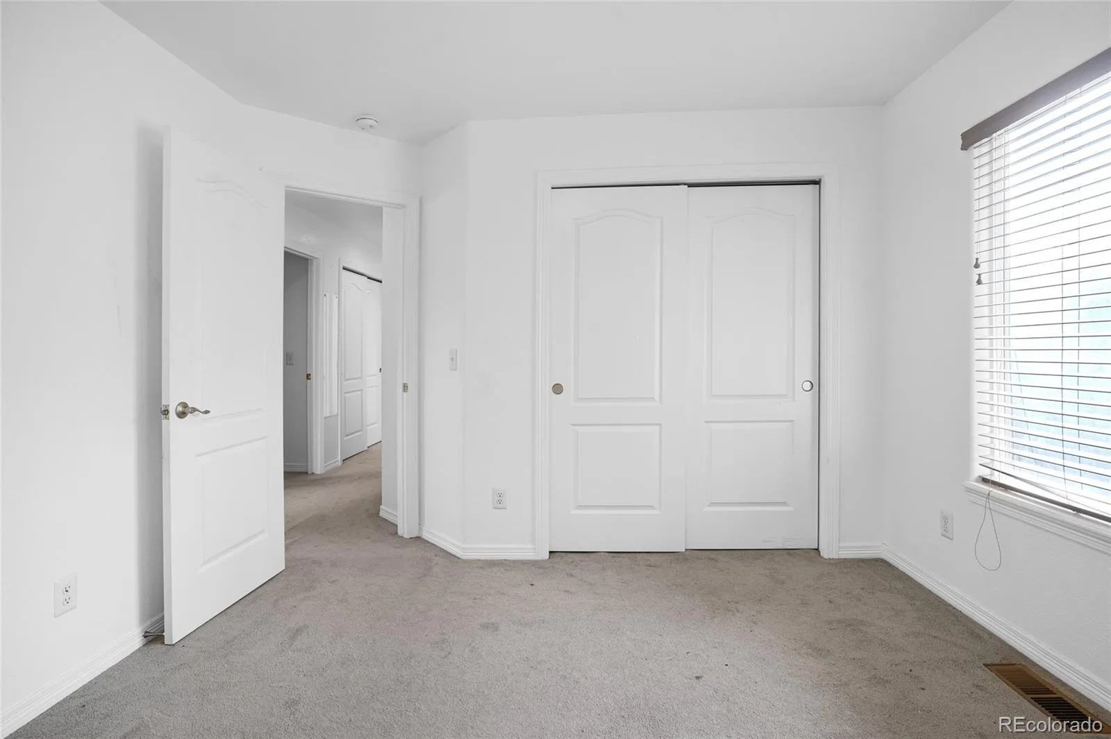 8691 E Hawaii Drive Denver CO 80231 MLS #REC9359025 06082026211901 1600 21