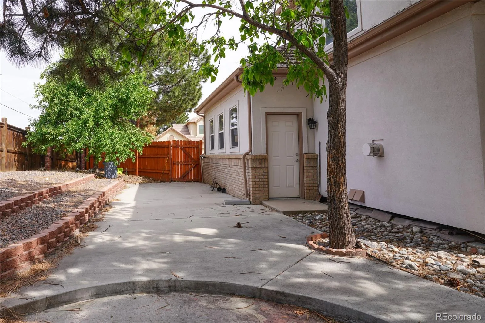 8691 E Hawaii Drive Denver CO 80231 MLS #REC9359025 06082026211901 1600 35