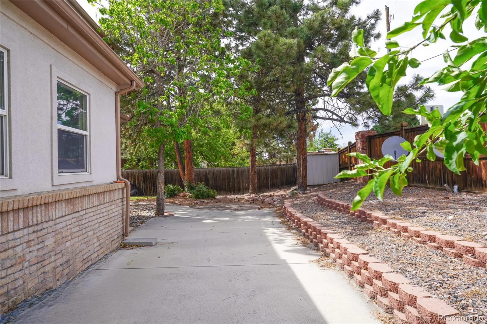 8691 E Hawaii Drive Denver CO 80231 MLS #REC9359025 06082026211901 1600 36