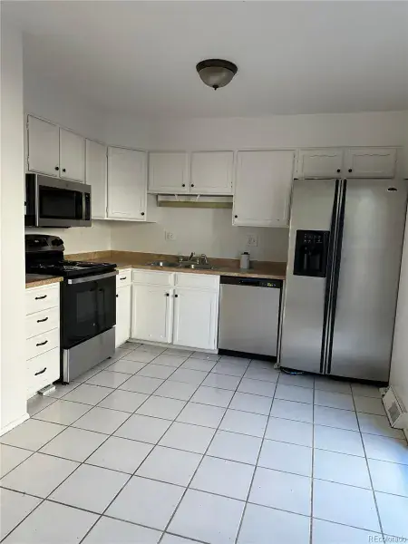 1321 Sable Boulevard Aurora CO 80011 | MLS #REC9362514 02132026143412 800 8