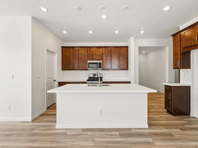 3319 N Denali Street Aurora CO 80019 | MLS #REC9368096 08262026131248 800 1