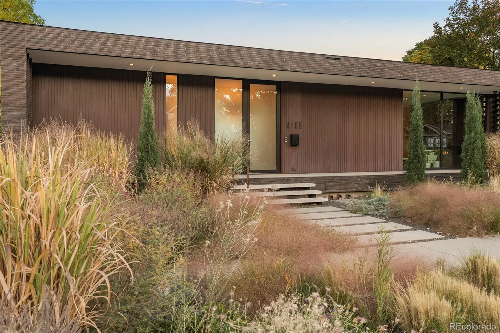 04112026172149 1600 1