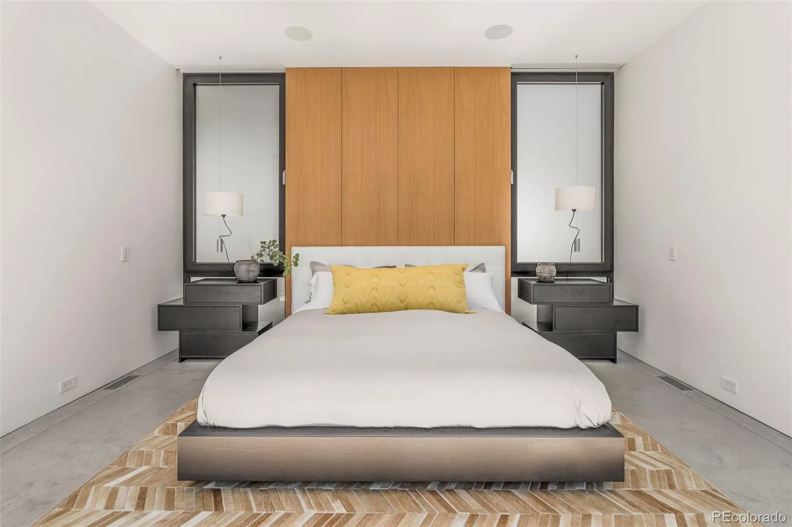 04112026172149 1600 12