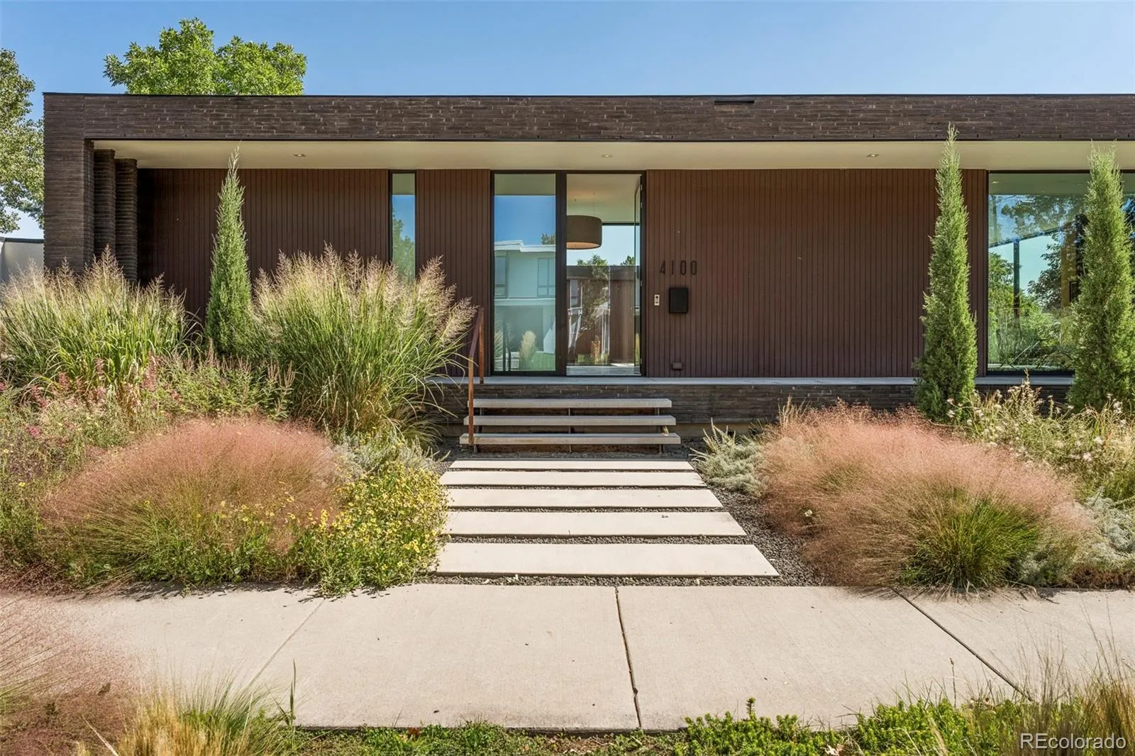 04112026172149 1600 2