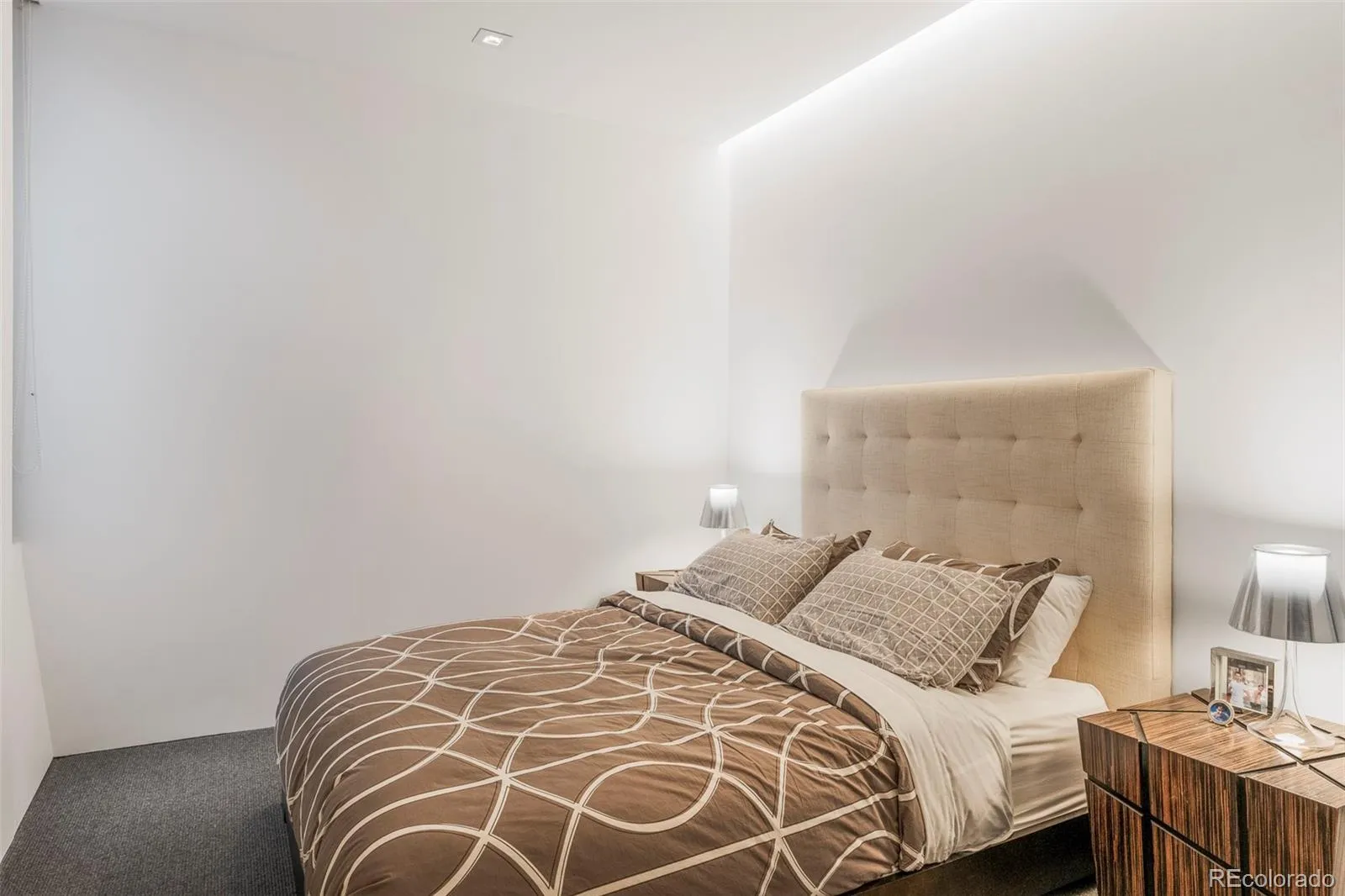 04112026172149 1600 20