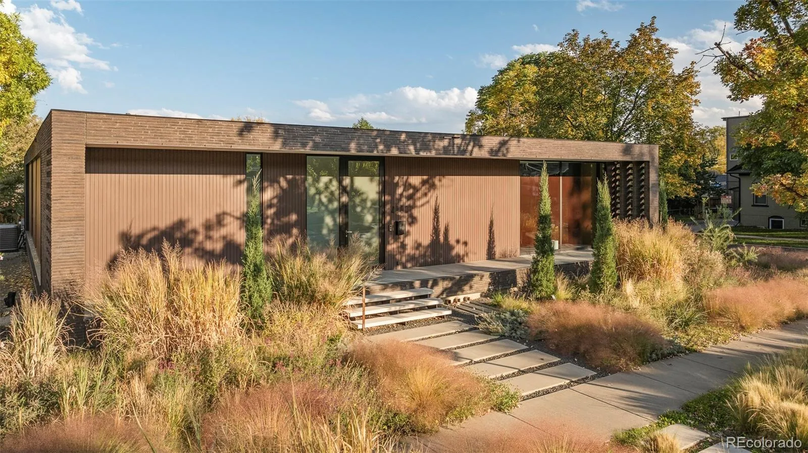 04112026172149 1600 28