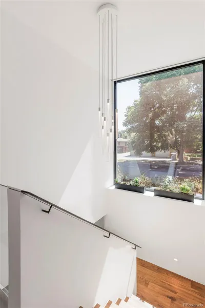 04112026172149 800 18