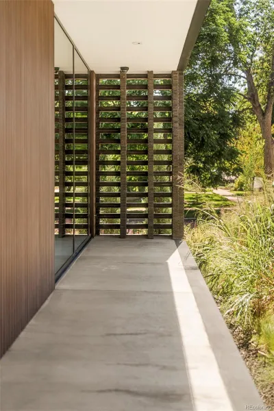 04112026172149 800 4