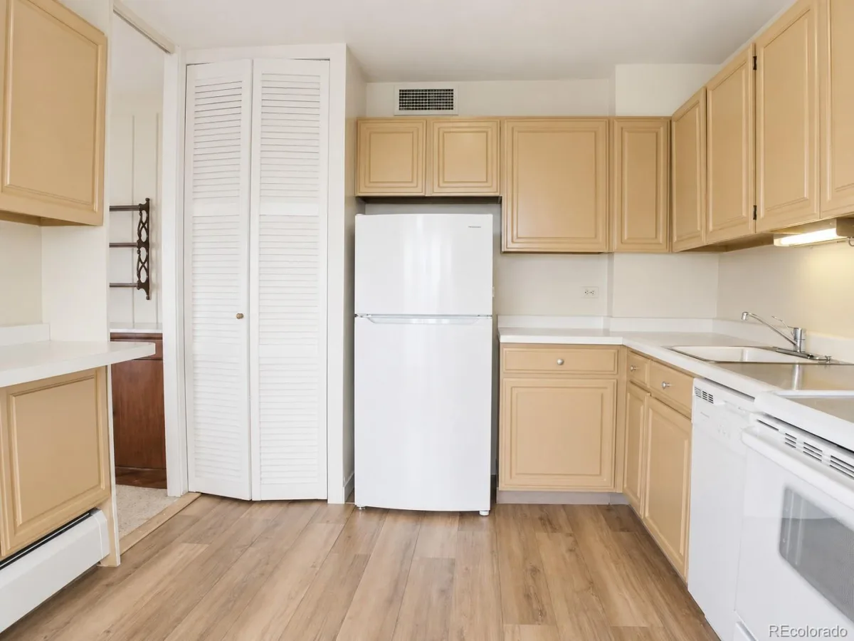 1200 Humboldt Street #804 Denver CO 80218 MLS #REC9369622 06052026030813 1200 7