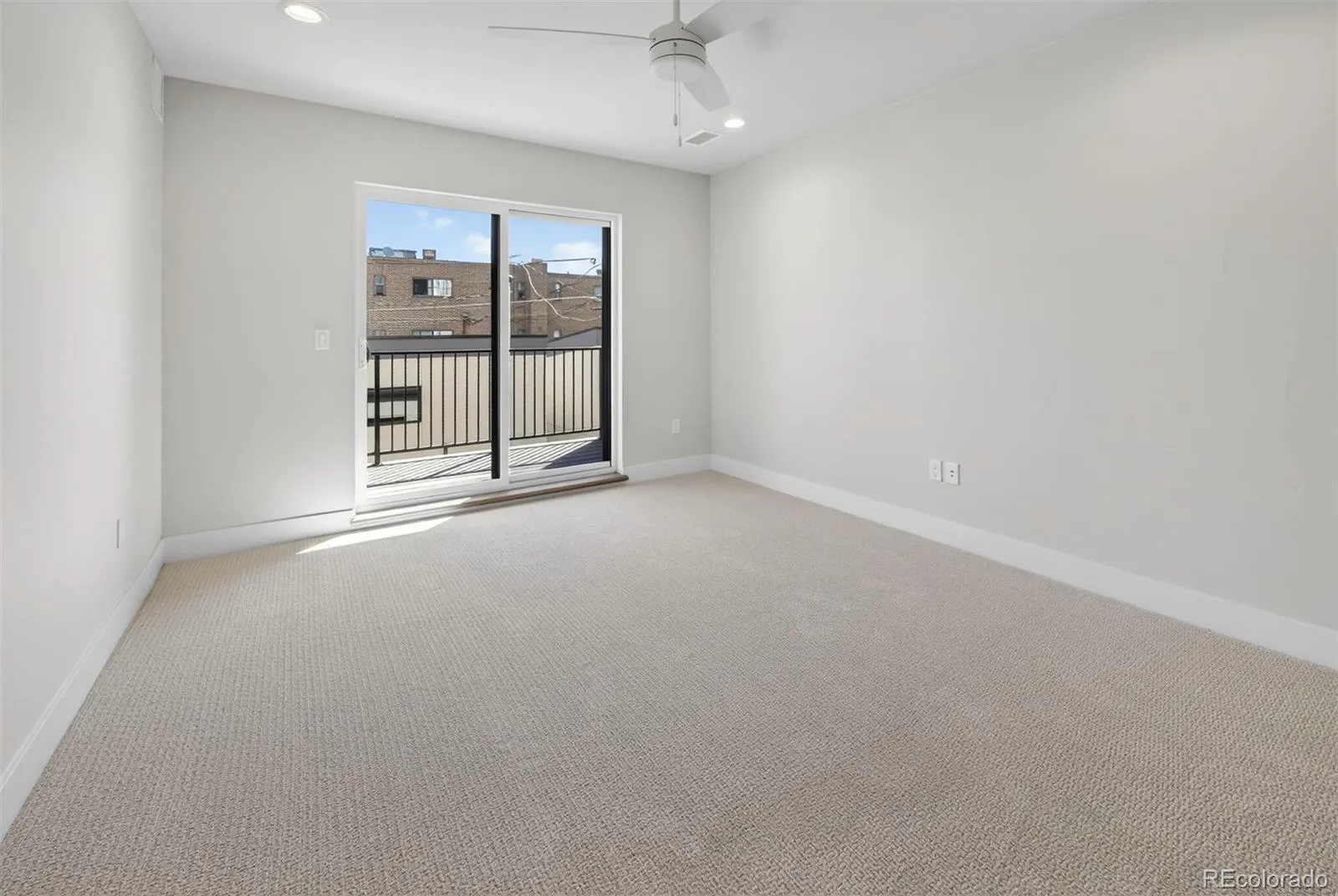 04212026232010 1600 21