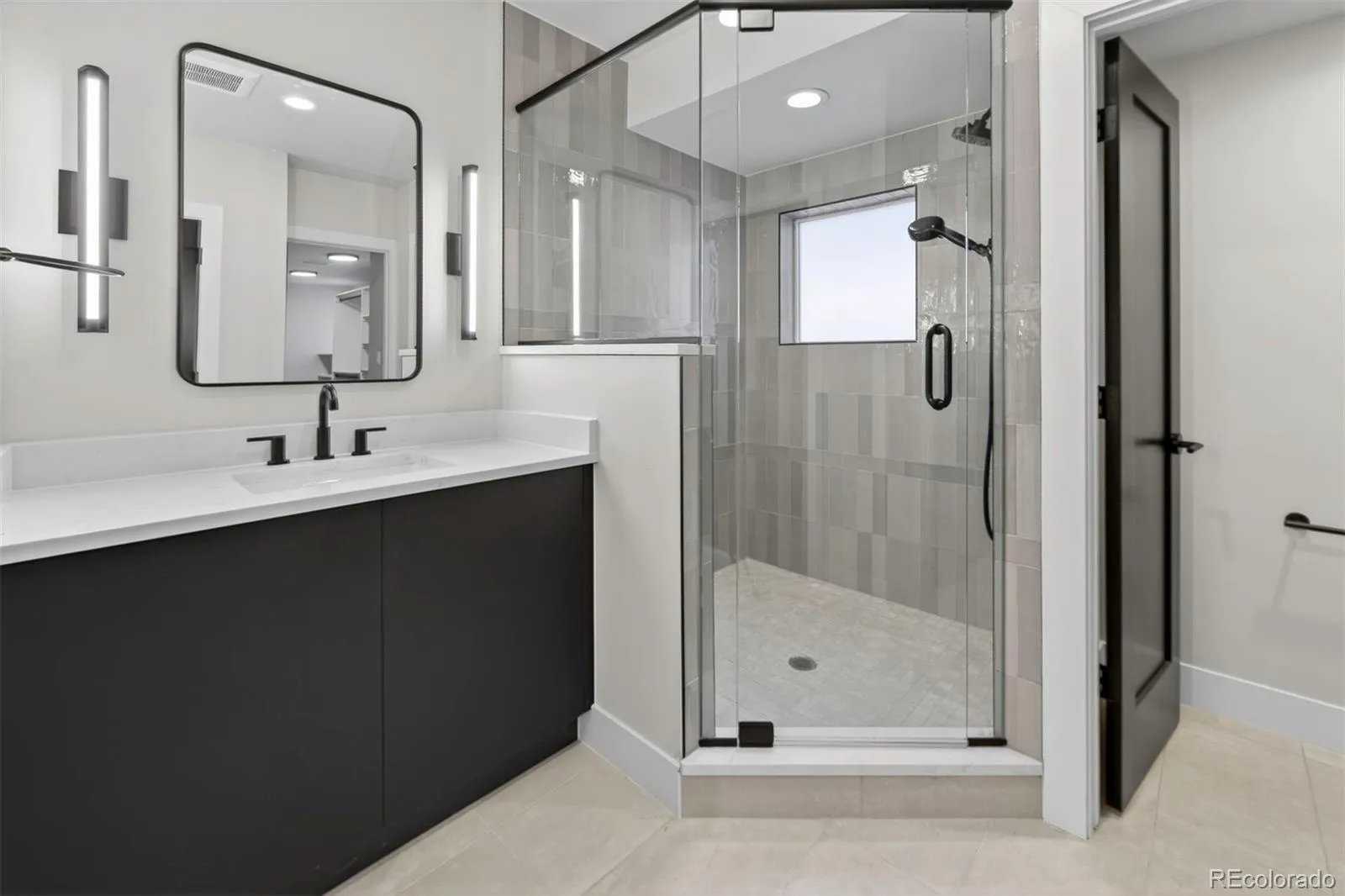 04212026232010 1600 25