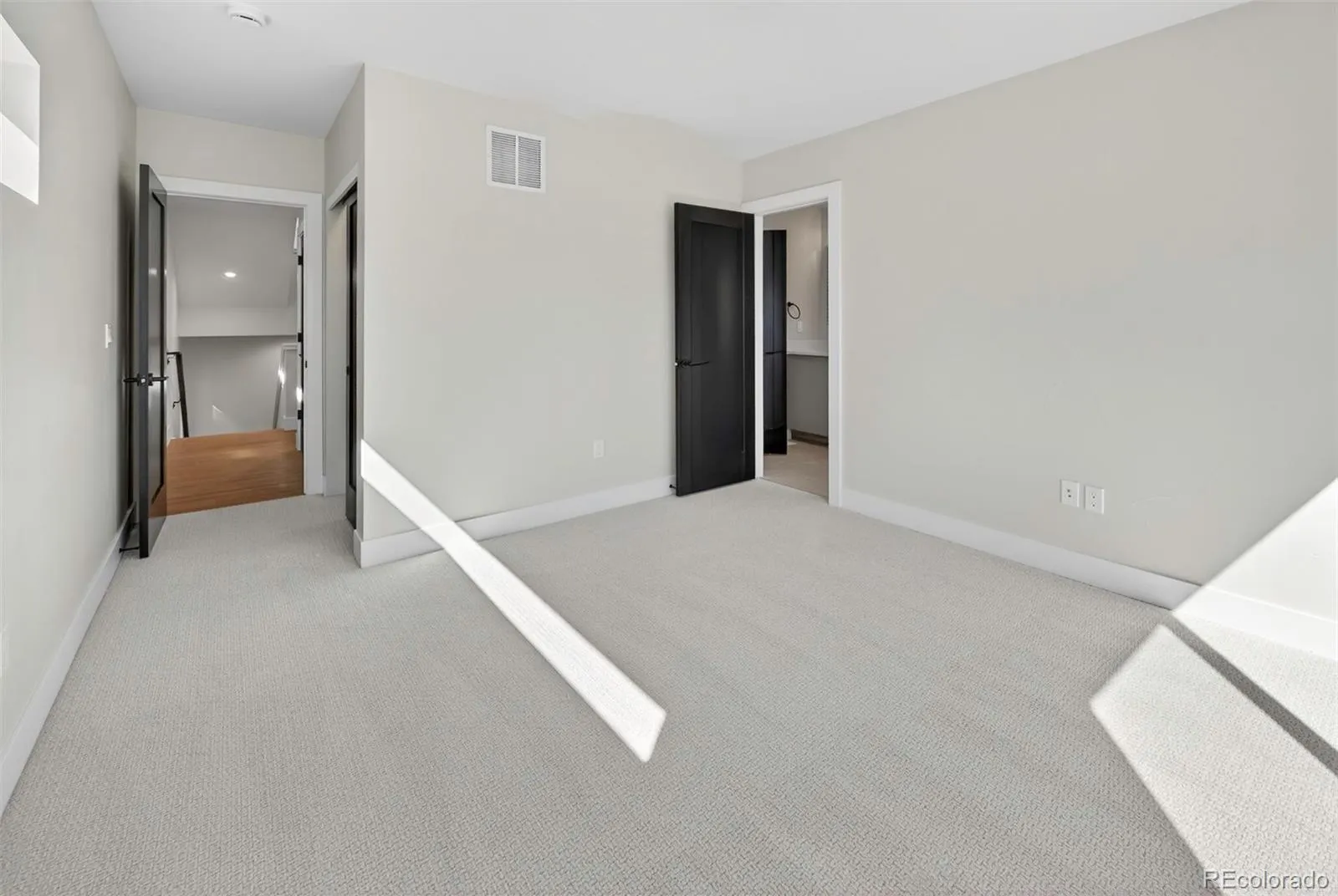 04212026232010 1600 30