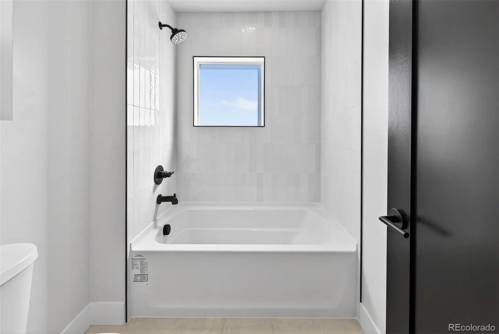 04212026232010 1600 33