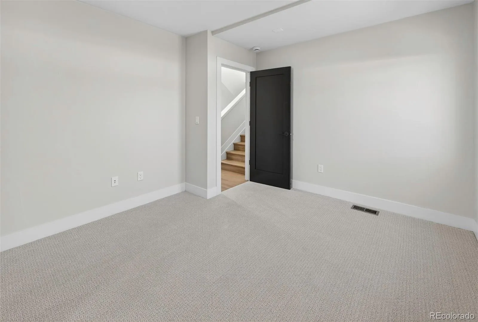 04212026232010 1600 35