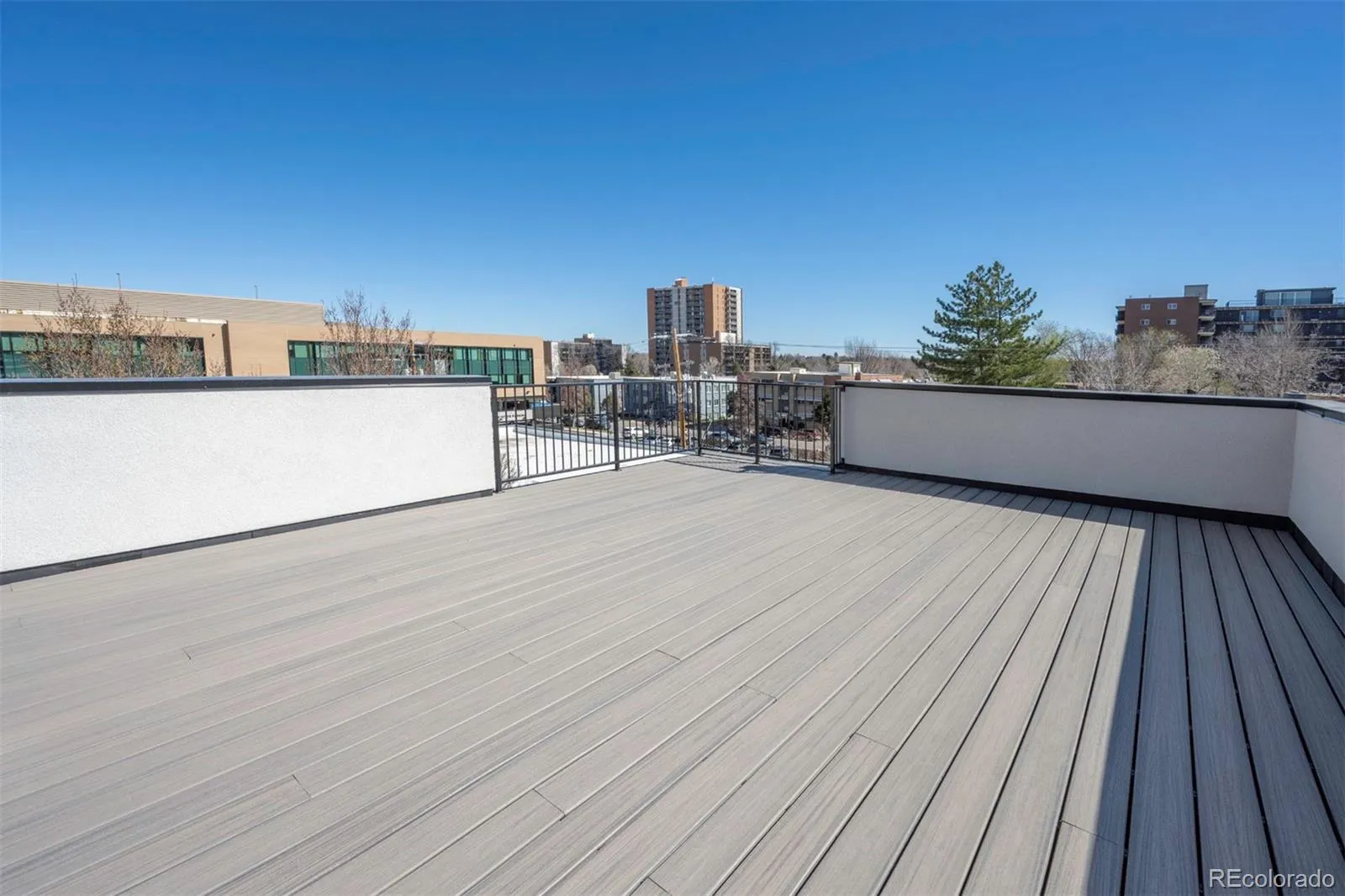 04212026232010 1600 37