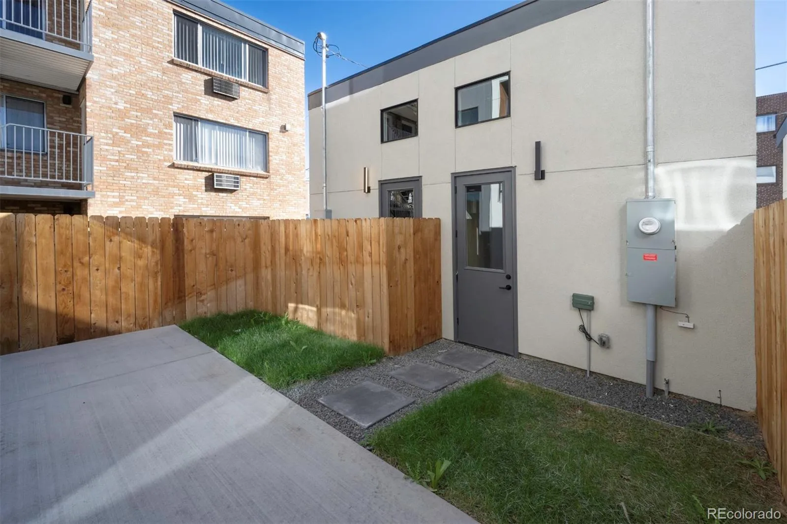 04212026232010 1600 38